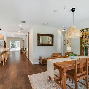 https://luxury-home-in-the-heart-of-south-tampa-pool.hotelstampa.org